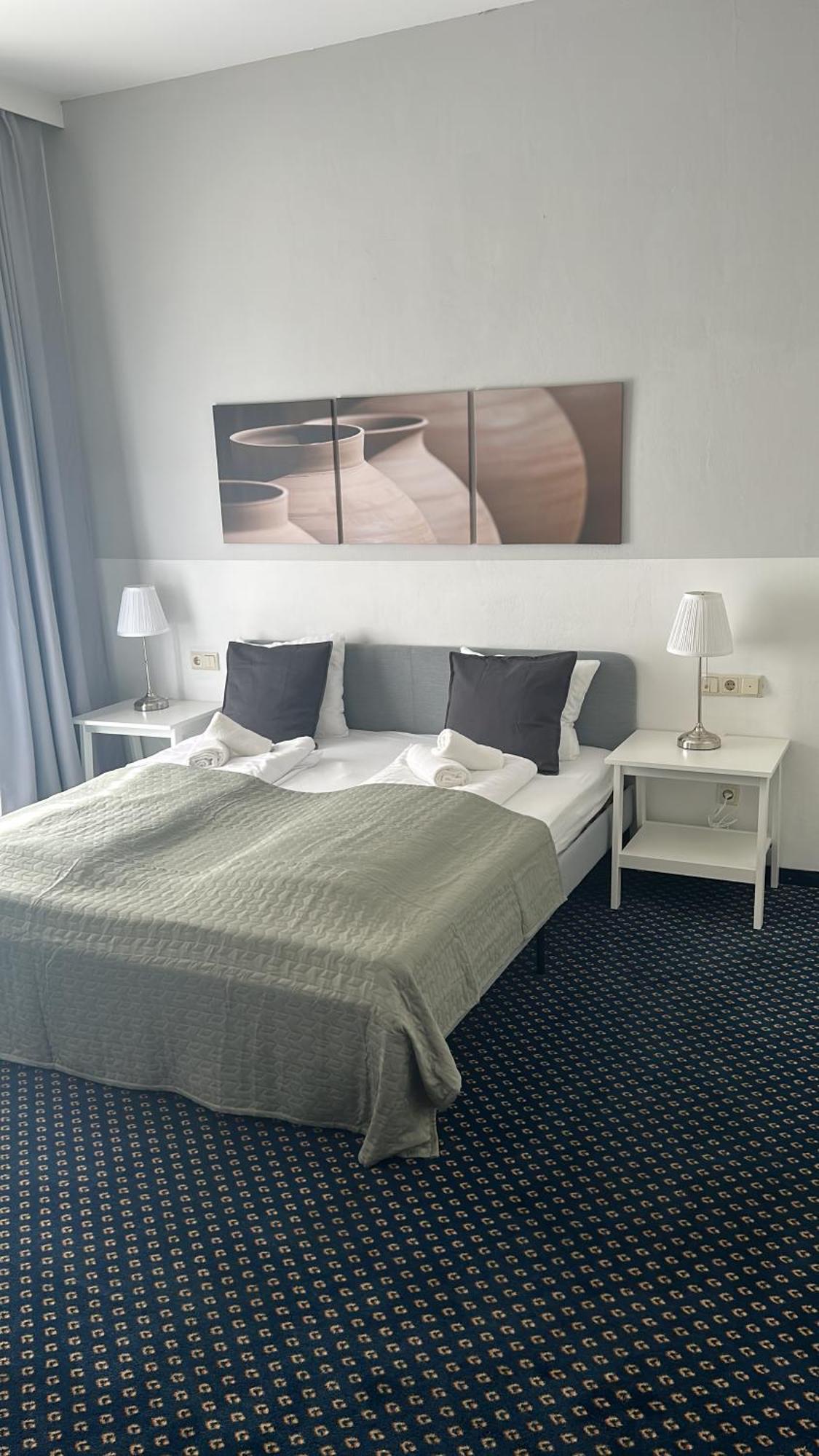 Self-Check-In Hotel Adlon Відень Екстер'єр фото